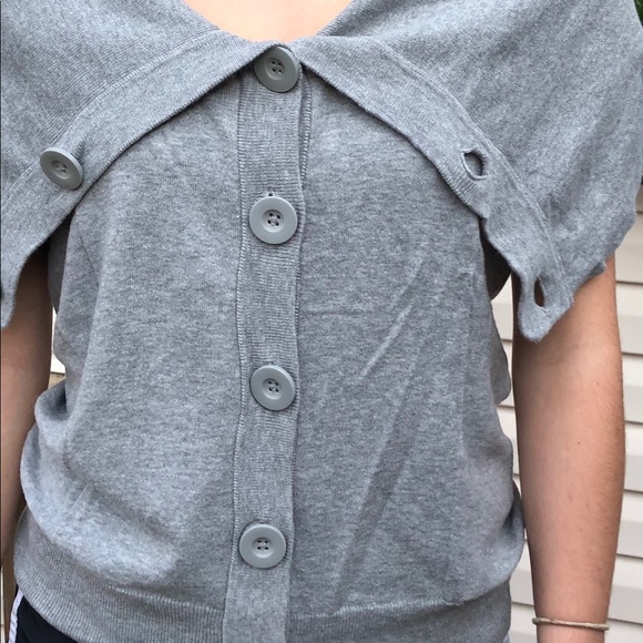 Sweaters - Super cute ss sweater